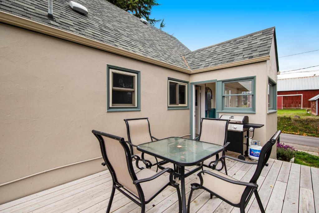 French Country Charm in Sequim photo 4