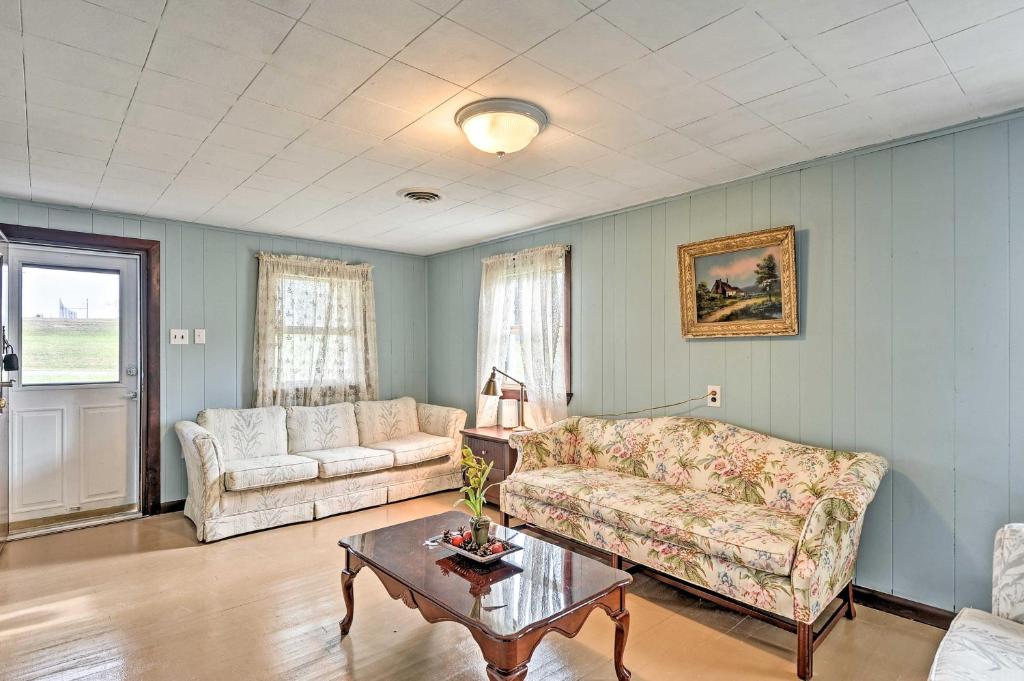 Remodeled Abingdon House with Spacious Yard! photo 4
