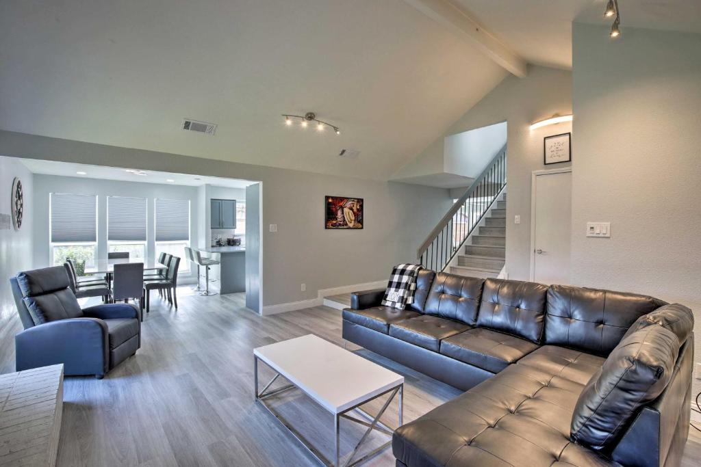 Lovely Richardson Home with Hot Tub Near Dallas! photo 3