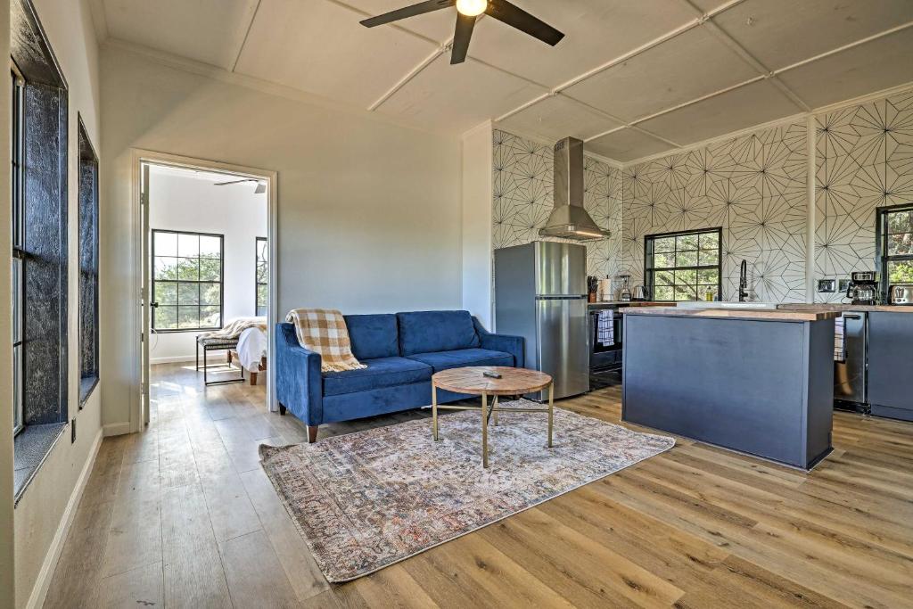 Chic Fredericksburg Retreat - Near Wineries! photo 3