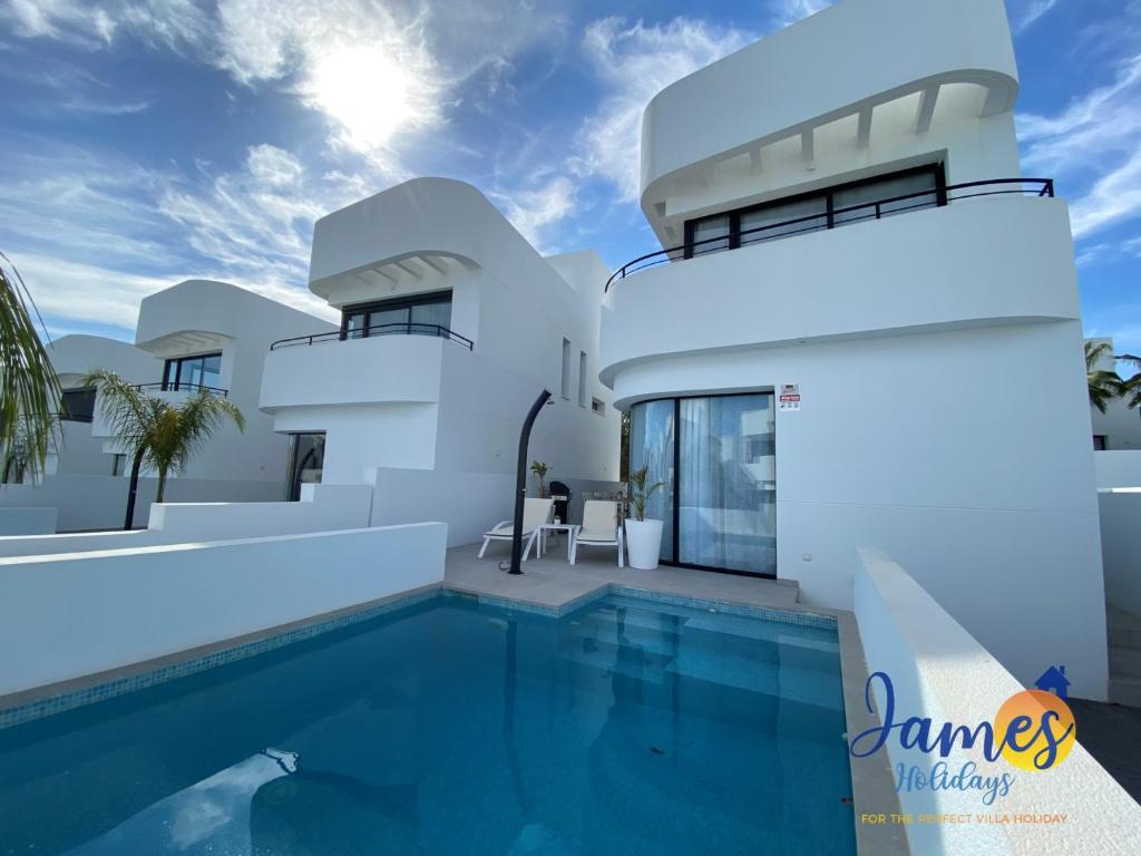 Luxurious Villa Private Pool La Marina Urb LM3 photo 4