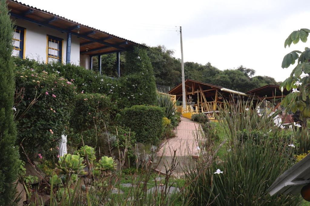 Chalet en Granja Campo Hermoso photo 3
