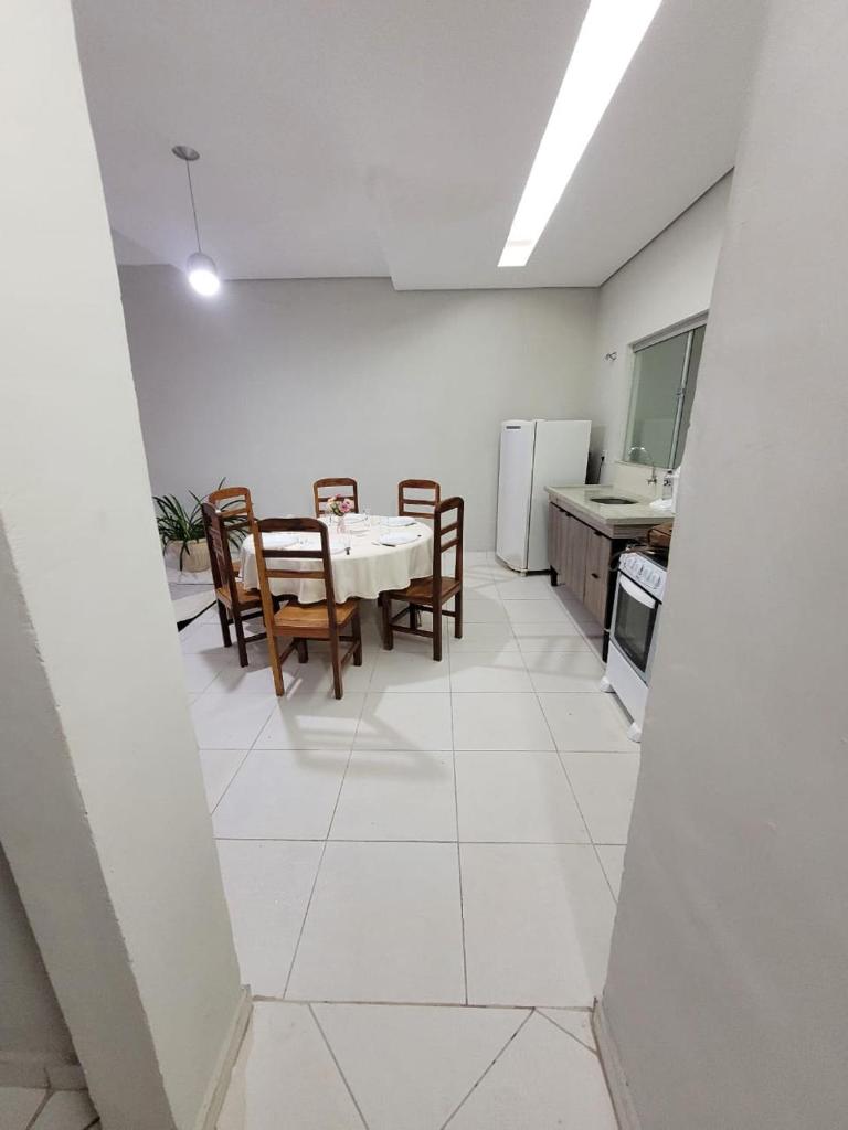 Sobrado 6 amplo e confortável em condomínio photo 4