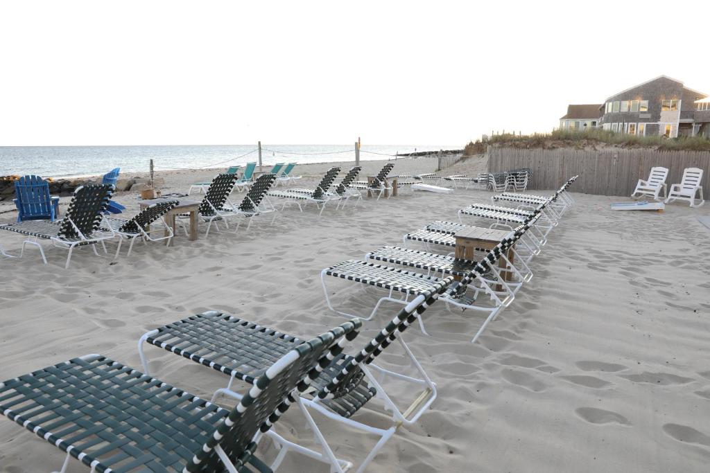 By The Sea Guests Bed & Breakfast and Suites photo 2