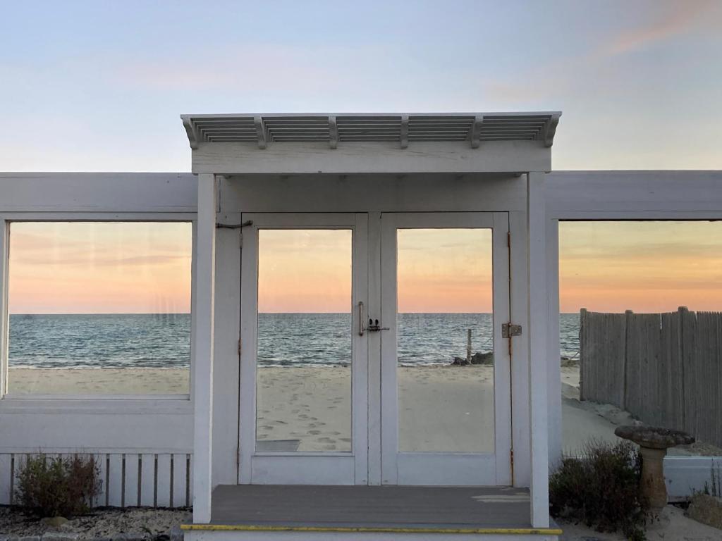 By the Sea Guests Bed & Breakfast & Suites image