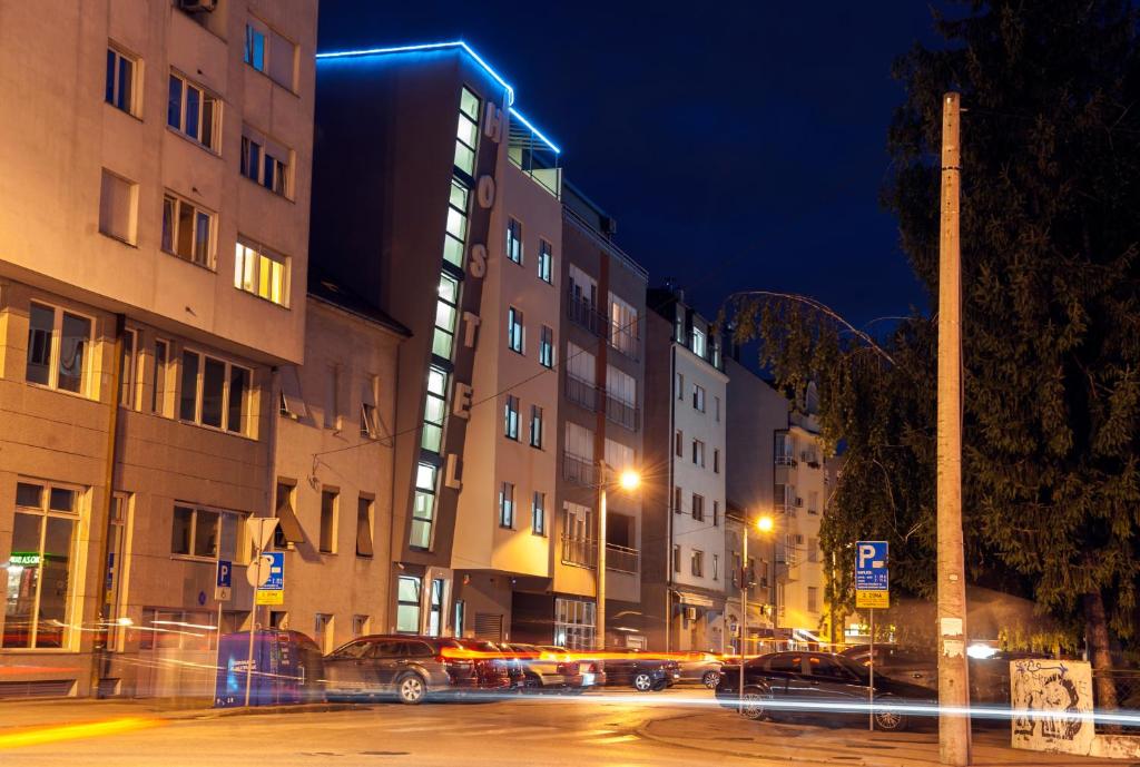Hostel Moving photo 1