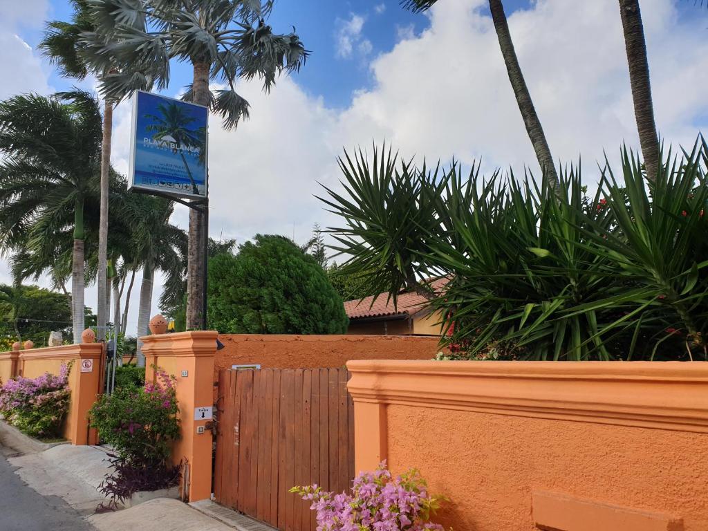 PLAYA BLANCA BED AND BREAKFAST photo 1