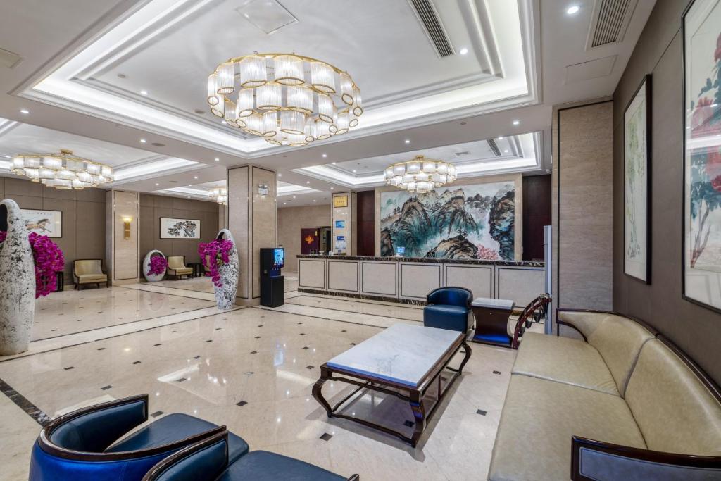 Huzhou Wealth Hotel photo 4