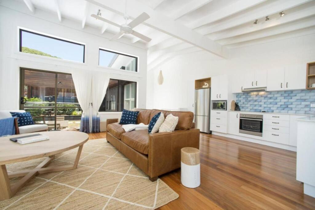 Fuller Holidays - Jane's on Wategos Unit 2, 37 Marine Pde-2 Bed Villa photo 1