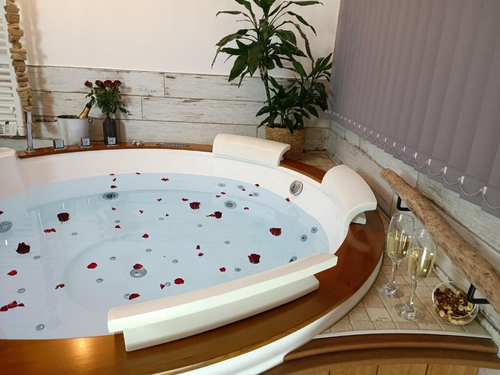 Le Maréchal Duplex - Appartement avec Jacuzzi - CAEN hyper Centre photo 2