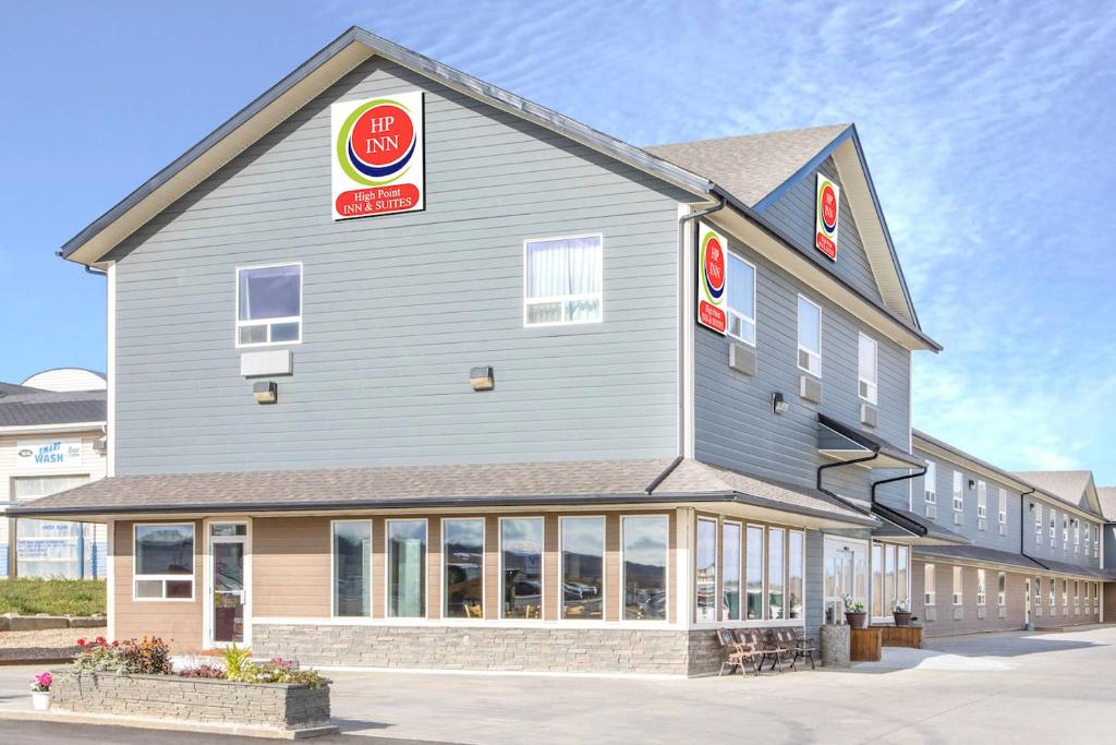 High Point Inn & Suites Peace River photo 1