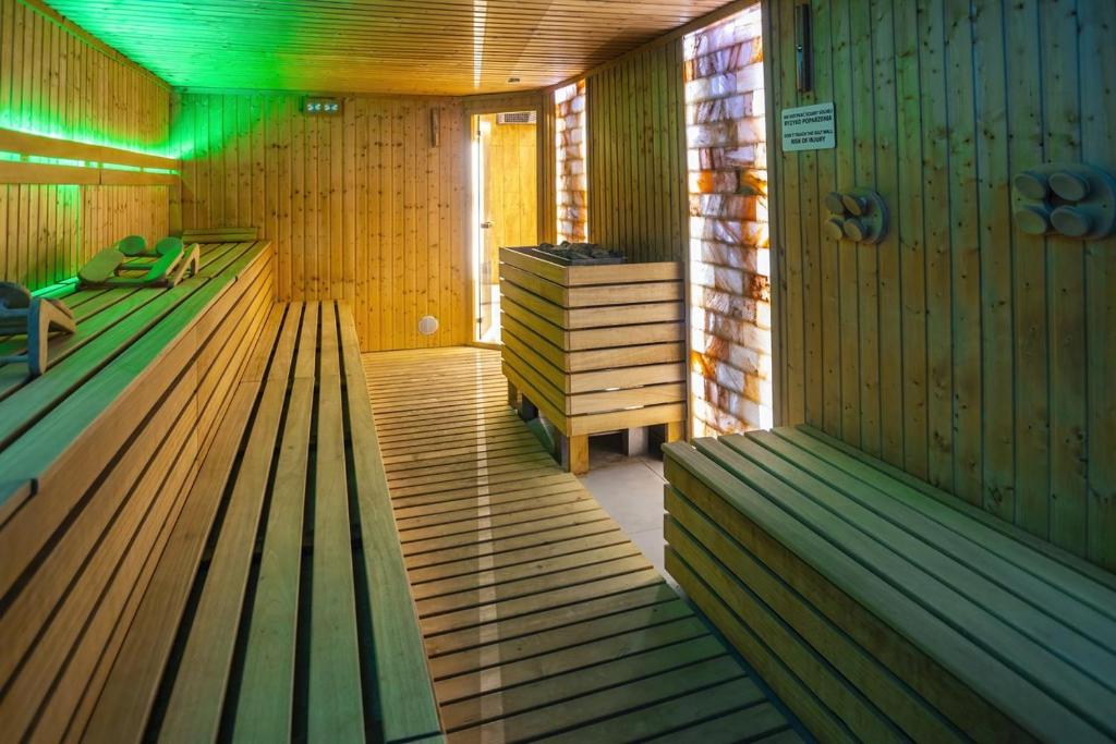 JJ Sport Concept Hotel - Tap to explore photos