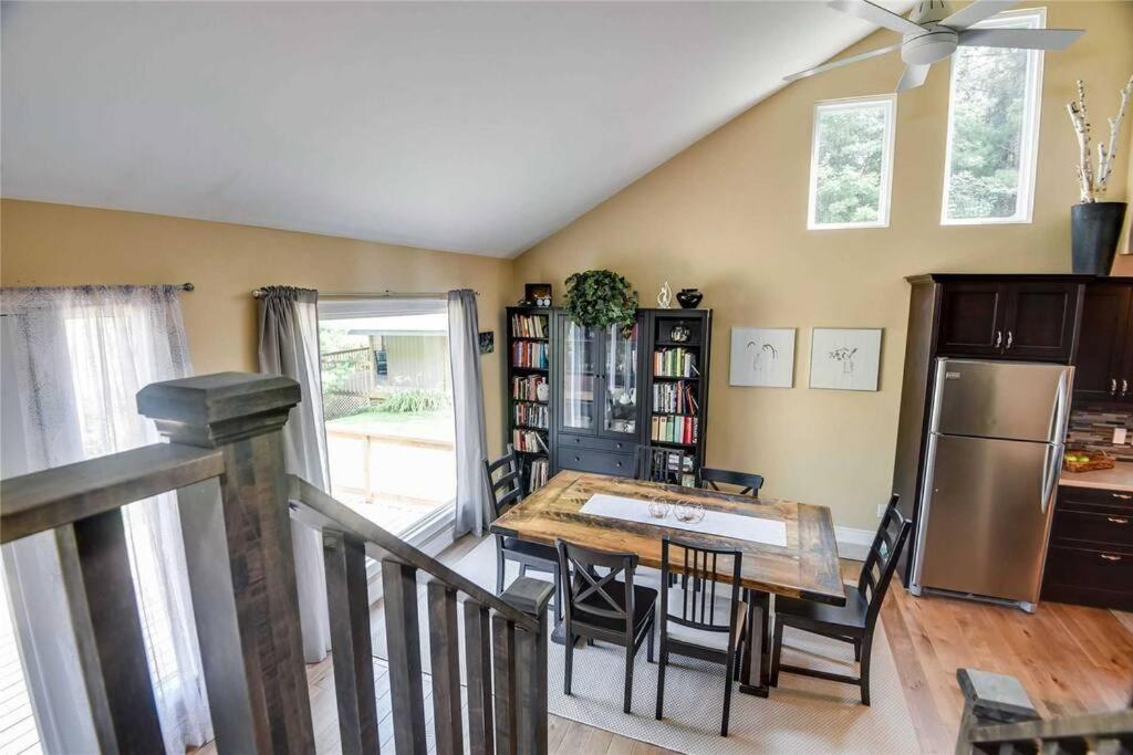 Private Sandy Beach Waterfront Cottage photo 2
