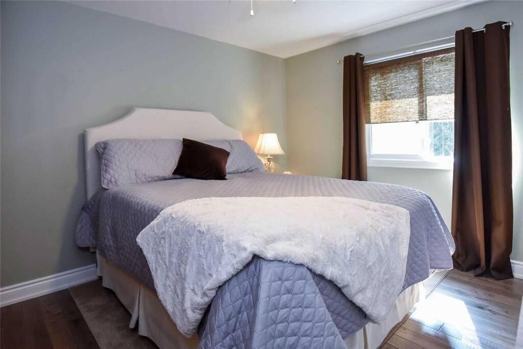 Private Sandy Beach Waterfront Cottage photo 3