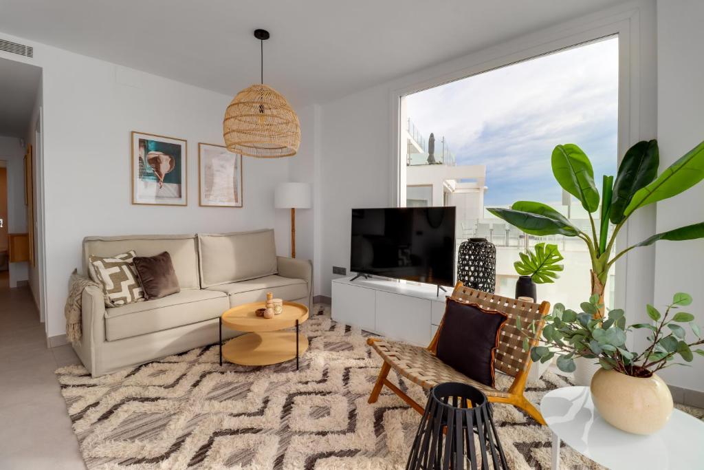 Bayview Hills, luxury 2 bedroom apartment photo 1