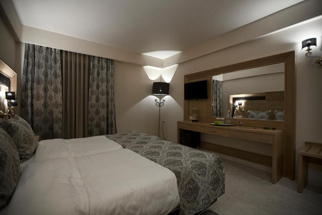 Grand Meteora Hotel photo 1