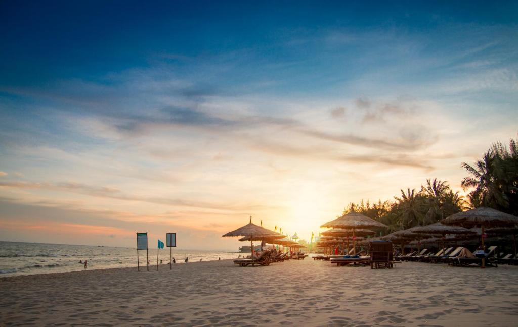 Bamboo Village Beach Resort & Spa 