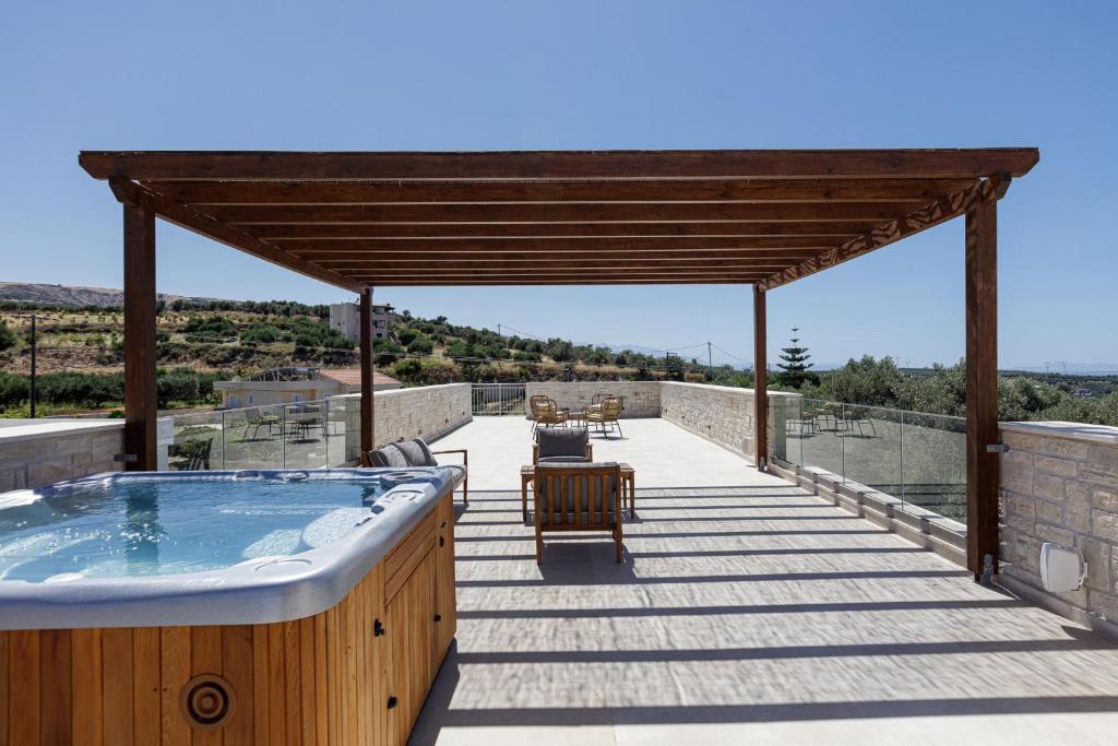 Mandana Villa - With Private Pool & Jacuzzi photo 4