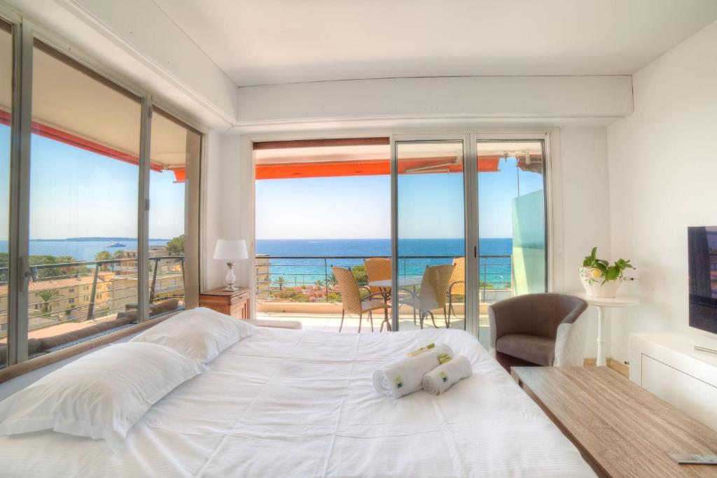 IMMOGROOM- 2 bedrooms -Panoramic Sea view - Huge Terrace - Beach photo 2