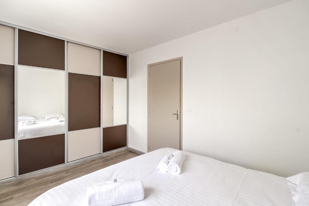 Upstays- Renovated - Wifi - Close to everything - Tap to explore photos
