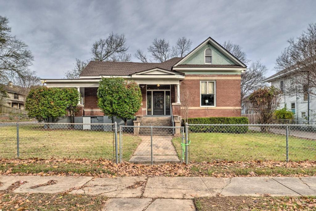 Pet-Friendly Shreveport Home about 1 Mile to Downtown! photo 4