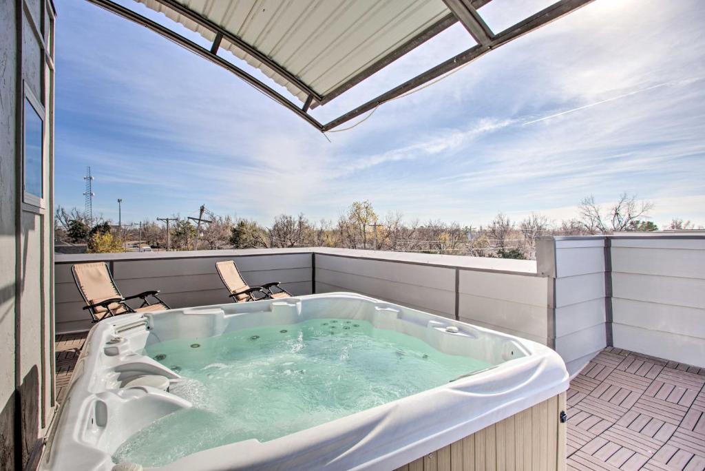 Edmond Oasis with Rooftop Lounge Walk to Dtwn! photo 1