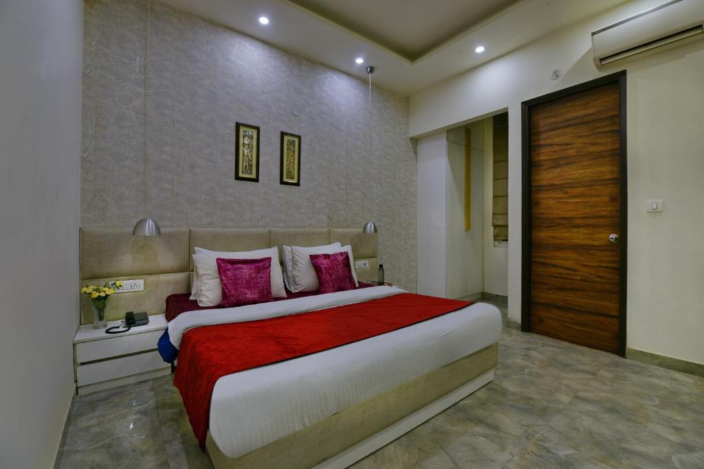 Hotel Fortune Inn- Noida Sector 19 photo 2