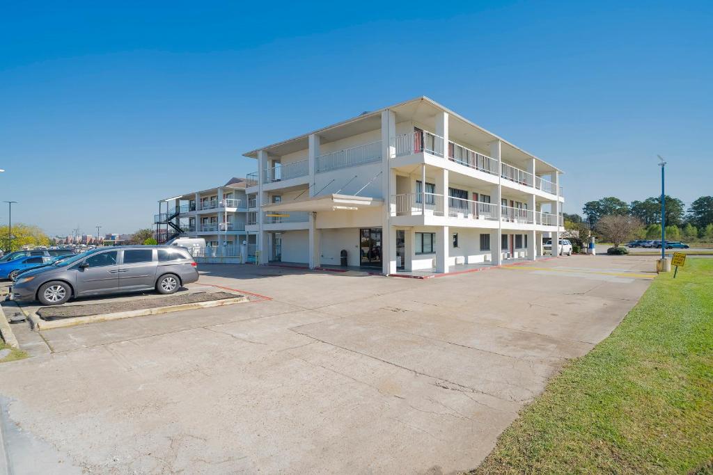 OYO Hotel Houston Humble IAH Airport HWY 59 photo 4