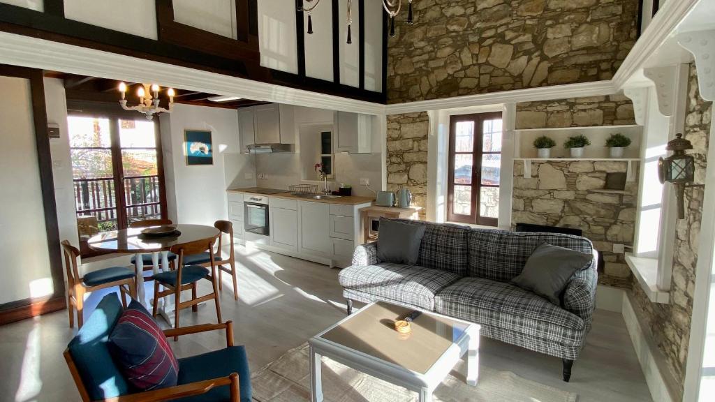 Leonys House by TrulyCyprus photo 4