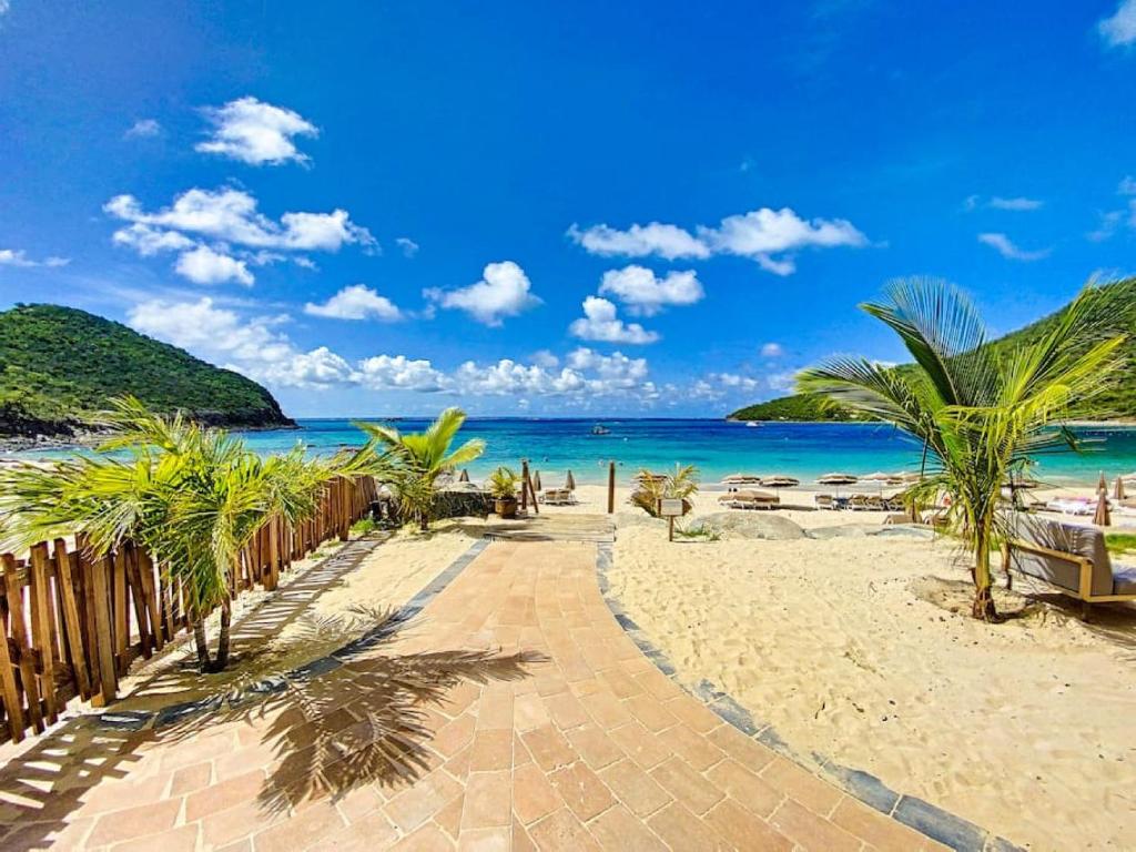 Marina Beach 1 between Anse Marcel marina and beach photo 3