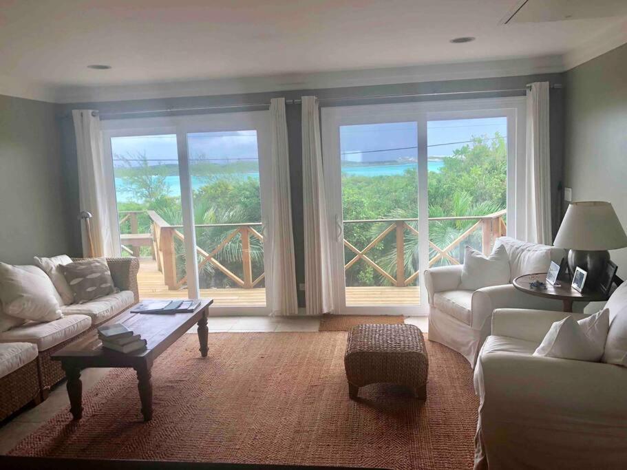 Ruby - Ocean view with privacy photo 1
