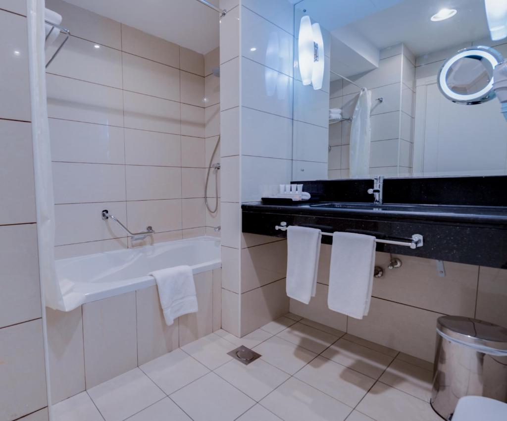 Двухместный (Стандартный двухместный номер с 1 кроватью), Отель Gloria Downtown Hotel
