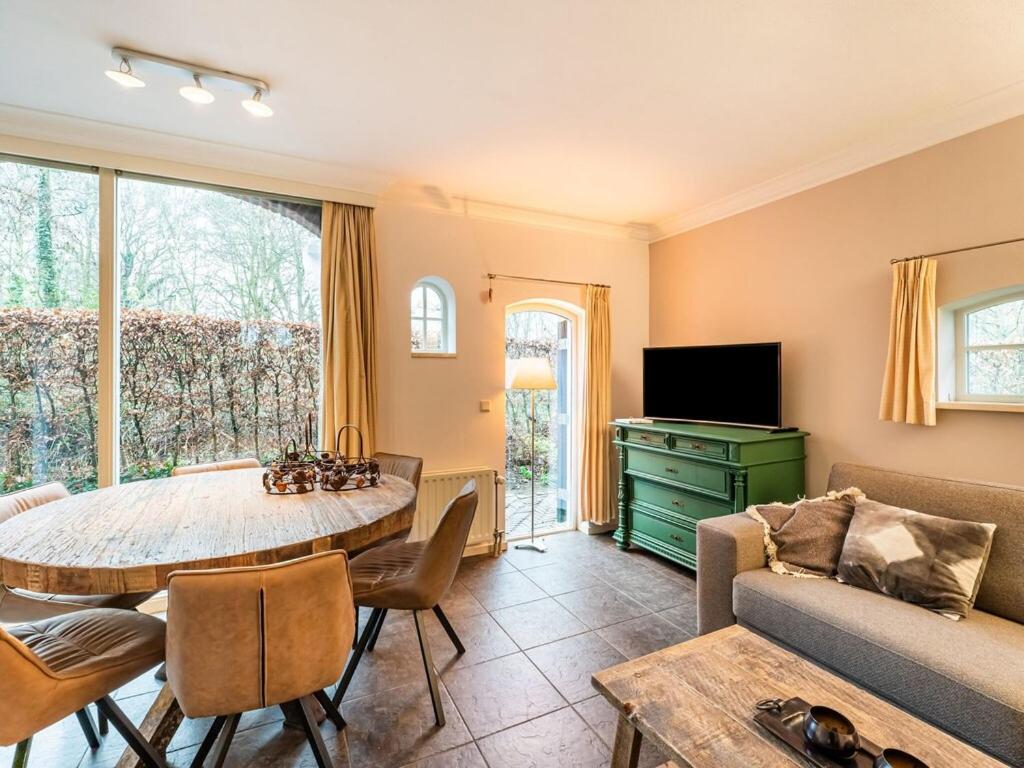 Snug holiday home in Winterswijk Meddo with a private garden photo 1