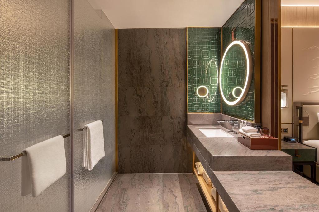 HUALUXE Hotels and Resorts Qingdao Licang, an IHG Hotel photo 2