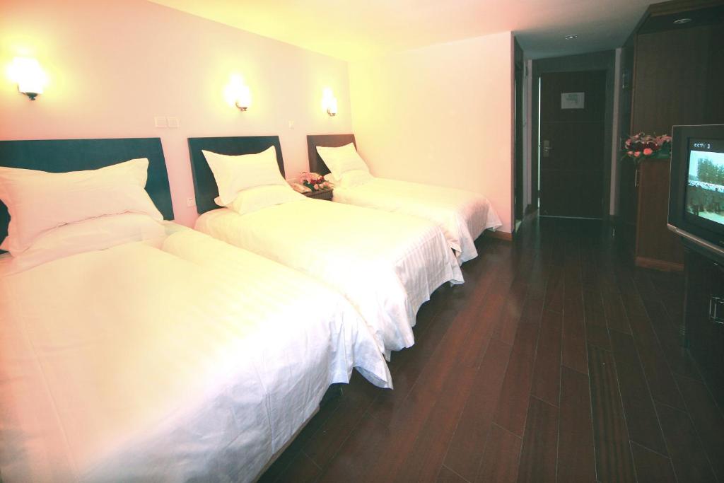 Трехместный (Бюджетный трехместный номер), Shijia inn On the Bund
