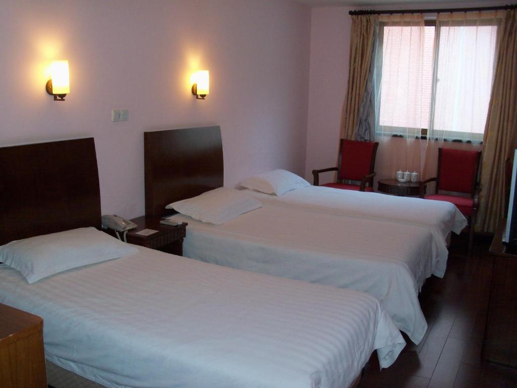 Трехместный (Бюджетный трехместный номер), Shijia inn On the Bund