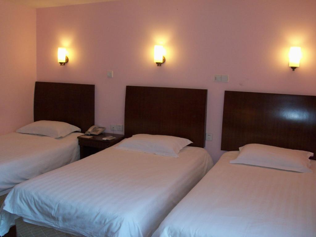 Трехместный (Бюджетный трехместный номер), Shijia inn On the Bund