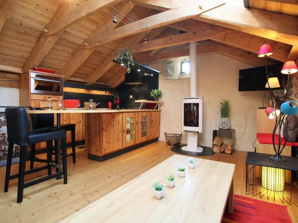 Gîte Saint-Julien-Chapteuil, 2 pièces, 2 personnes - FR-1-582-29 photo 4