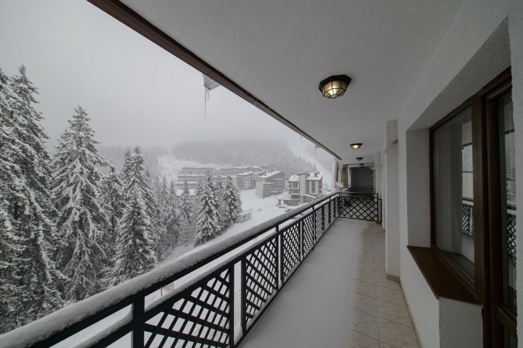 Colors of Nature in Stylish Flat in Pamporovo photo 3