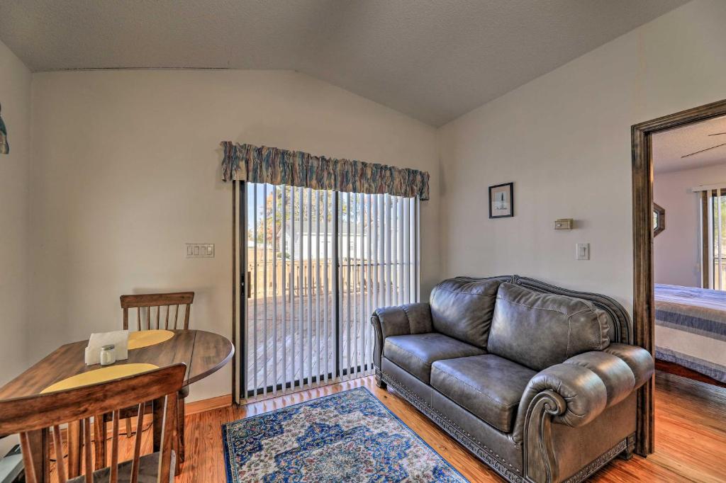 Cozy Cottage with Shared Dock on Dawson Creek photo 2