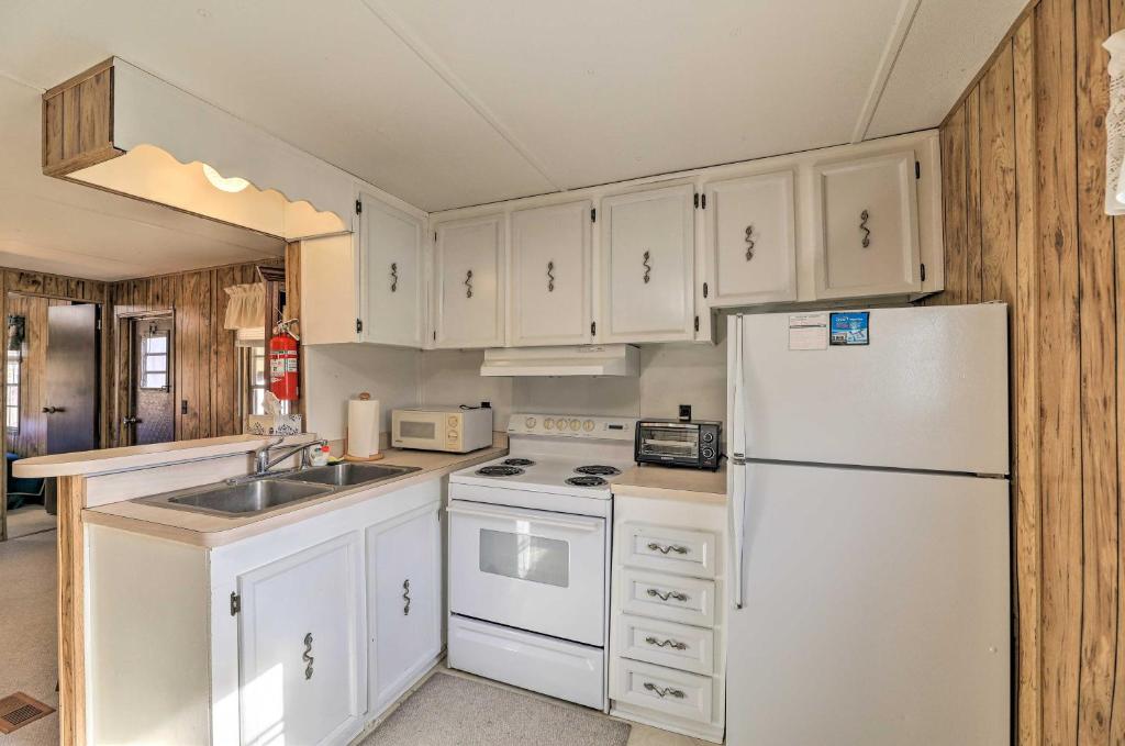 Pet-Friendly Cabin with Dock Fish and Explore! photo 2