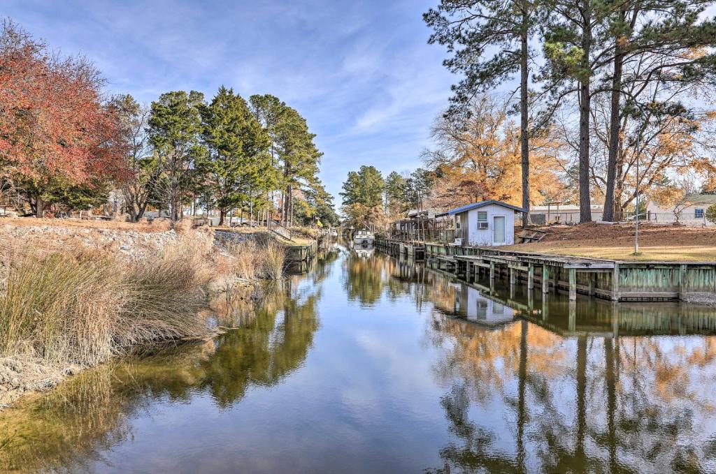 Pet-Friendly Cabin with Dock Fish and Explore! photo 1