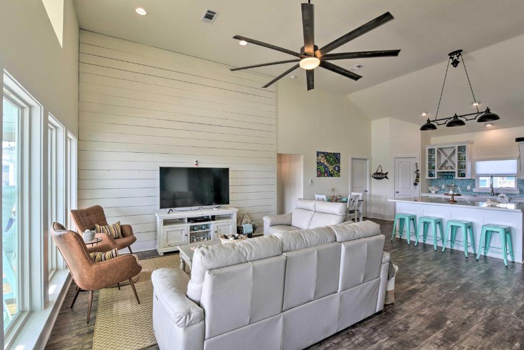 LaBella Vista with Golf Cart, Views and Beach Access photo 2