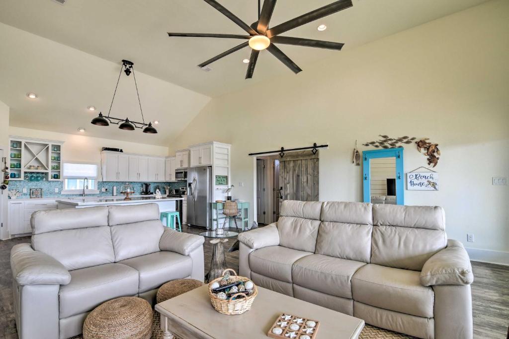 LaBella Vista with Golf Cart, Views and Beach Access photo 4