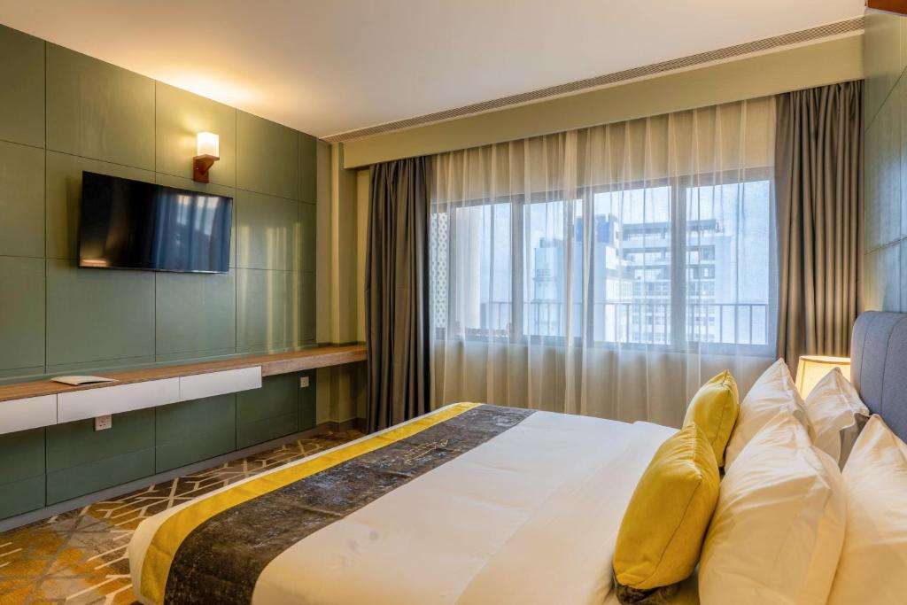 Manhattan Business Hotel, Male photo 4