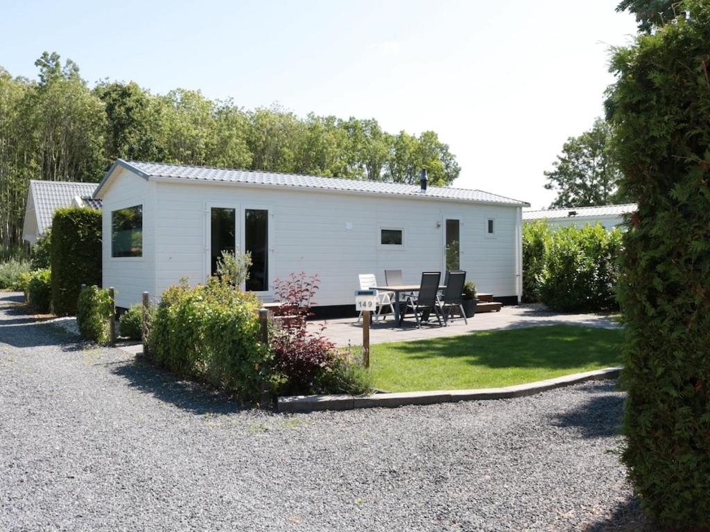 Tidy chalet with a microwave, near the Wadden Sea photo 2