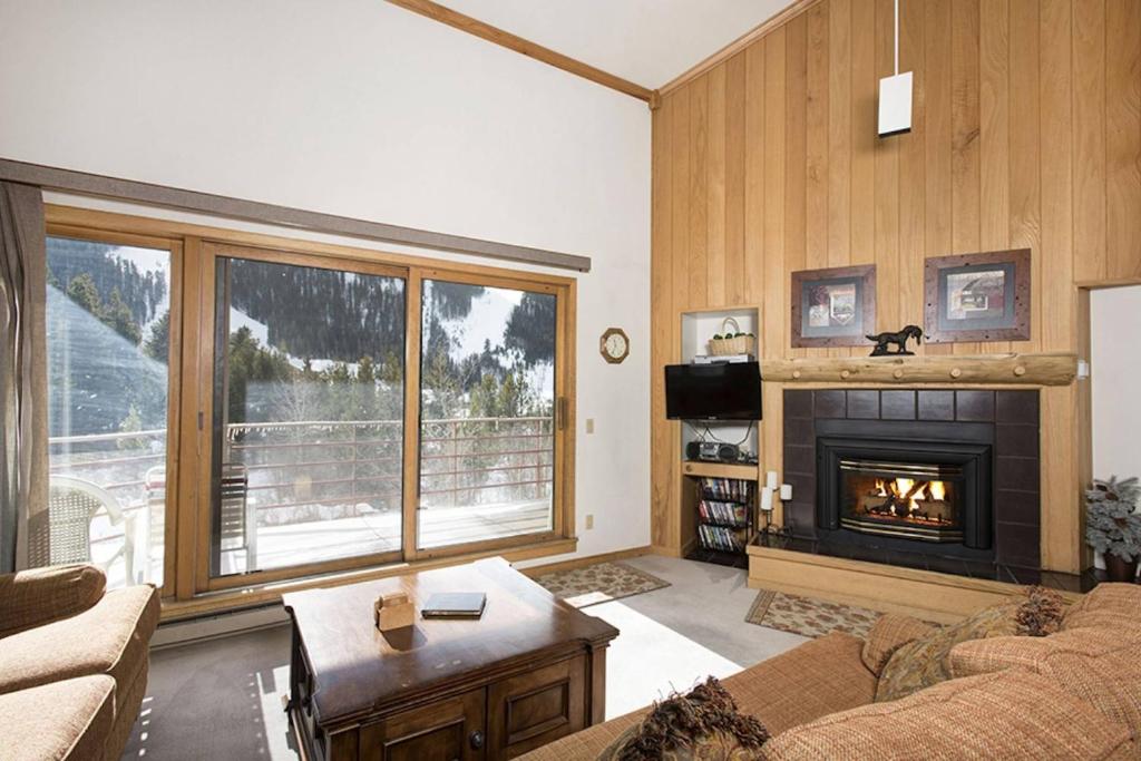 Ski Run - Mountain House Keystone image