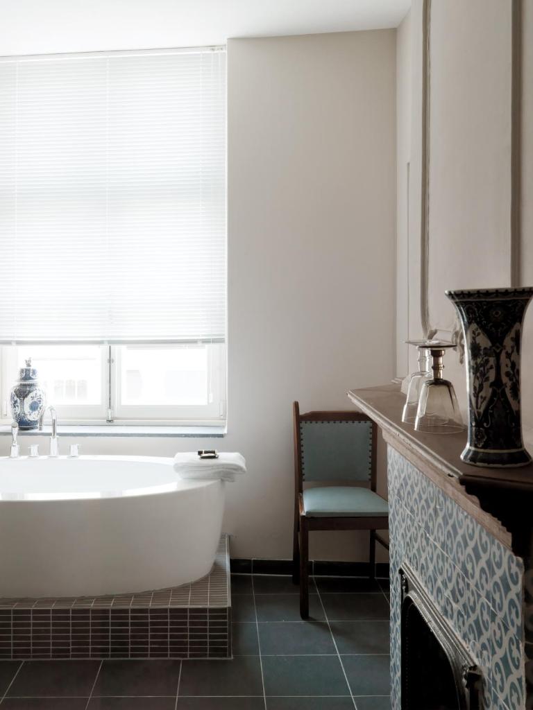 Boutique Hotel Grote Gracht - Tap to explore photos
