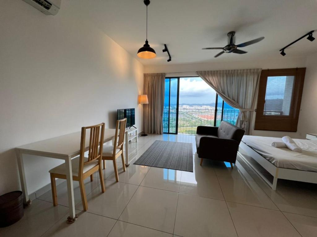 Francesco Suite - Trefoil Setia Alam-Near Setia City Mall & Setia Convention Centre photo 2