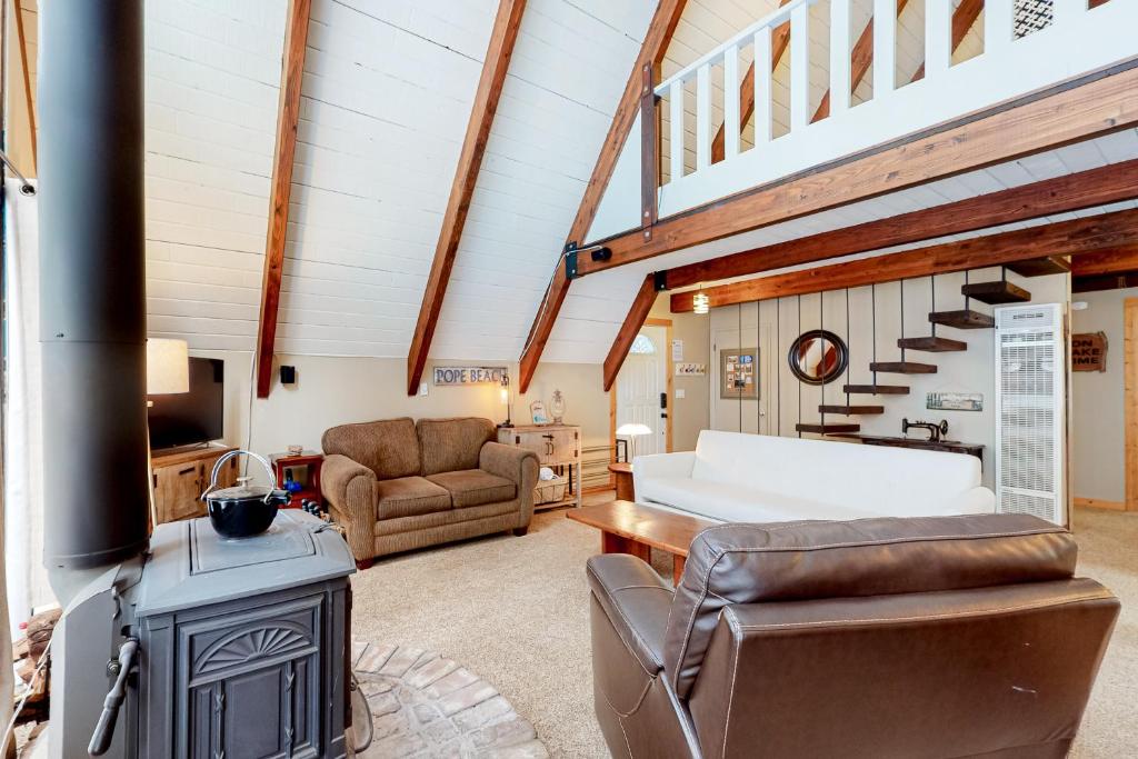 Cozy Cabin Retreat photo 4